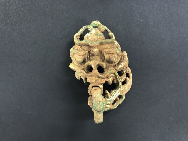 투조 금동귀면의 전면.불교문화재 연구소 제공